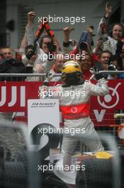 30.09.2007 Gotemba, Japan,  Winner, 1st, Lewis Hamilton (GBR), McLaren Mercedes, MP4-22 - Formula 1 World Championship, Rd 15, Japanese Grand Prix, Sunday Podium