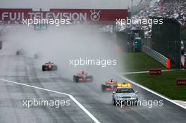 30.09.2007 Gotemba, Japan,  Race Start, Safety car leads Lewis Hamilton (GBR), McLaren Mercedes, Fernando Alonso (ESP), McLaren Mercedes - Formula 1 World Championship, Rd 15, Japanese Grand Prix, Sunday Race