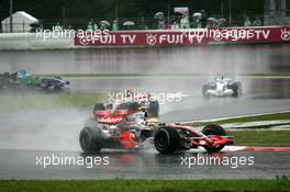 30.09.2007 Gotemba, Japan,  Lewis Hamilton (GBR), McLaren Mercedes, Fernando Alonso (ESP), McLaren Mercedes - Formula 1 World Championship, Rd 15, Japanese Grand Prix, Sunday Race