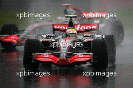 30.09.2007 Gotemba, Japan,  Lewis Hamilton (GBR), McLaren Mercedes, Fernando Alonso (ESP), McLaren Mercedes - Formula 1 World Championship, Rd 15, Japanese Grand Prix, Sunday Race