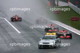 30.09.2007 Gotemba, Japan,  Race Starting with the safety car, Lewis Hamilton (GBR), McLaren Mercedes, Fernando Alonso (ESP), McLaren Mercedes - Formula 1 World Championship, Rd 15, Japanese Grand Prix, Sunday Race