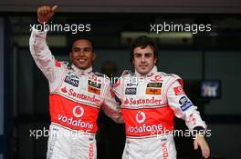 29.09.2007 Gotemba, Japan,  Lewis Hamilton (GBR), McLaren Mercedes, Fernando Alonso (ESP), McLaren Mercedes - Formula 1 World Championship, Rd 15, Japanese Grand Prix, Saturday Qualifying