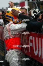 29.09.2007 Gotemba, Japan,  Lewis Hamilton (GBR), McLaren Mercedes, Anthony Hamilton (GBR), Father of Lewis Hamilton - Formula 1 World Championship, Rd 15, Japanese Grand Prix, Saturday Qualifying