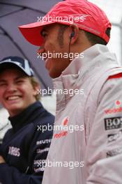 30.09.2007 Gotemba, Japan,  Lewis Hamilton (GBR), McLaren Mercedes and Nico Rosberg (GER), WilliamsF1 Team - Formula 1 World Championship, Rd 15, Japanese Grand Prix, Sunday