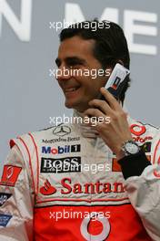 15.01.2007 Valencia, Spain Pedro de la Rosa (ESP), Test Driver, McLaren Mercedes - McLaren Mercedes MP4-22 Launch