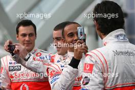 15.01.2007 Valencia, Spain Fernando Alonso (ESP), McLaren Mercedes, Lewis Hamilton (GBR), McLaren Mercedes, Pedro de la Rosa (ESP), Test Driver, McLaren Mercedes, Gary Paffett (GBR), Test Driver, McLaren Mercedes - McLaren Mercedes MP4-22 Launch