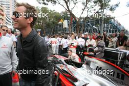 27.05.2007 Monte Carlo, Monaco,  Jude Law (GBR), Famous Actor, visits the Grand Prix - Formula 1 World Championship, Rd 5, Monaco Grand Prix, Sunday Pre-Race Grid