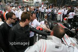 27.05.2007 Monte Carlo, Monaco,  Jude Law (GBR), Famous Actor, visits the Grand Prix - Formula 1 World Championship, Rd 5, Monaco Grand Prix, Sunday Pre-Race Grid