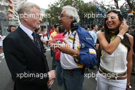 27.05.2007 Monte Carlo, Monaco,  Max Mosley (GBR), FIA President, Flavio Briatore (ITA), Renault F1 Team, Team Chief, Managing Director and his Fiancee, Elisabetta Gregoraci (ITA), Lingerie Model - Formula 1 World Championship, Rd 5, Monaco Grand Prix, Sunday Pre-Race Grid