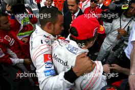 27.05.2007 Monte Carlo, Monaco,  Lewis Hamilton (GBR), McLaren Mercedes, Fernando Alonso (ESP), McLaren Mercedes - Formula 1 World Championship, Rd 5, Monaco Grand Prix, Sunday Podium