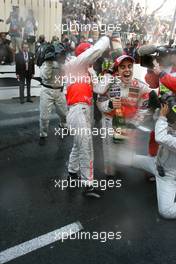 27.05.2007 Monte Carlo, Monaco,  Lewis Hamilton (GBR), McLaren Mercedes, Fernando Alonso (ESP), McLaren Mercedes - Formula 1 World Championship, Rd 5, Monaco Grand Prix, Sunday Podium