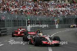 27.05.2007 Monte Carlo, Monaco,  Lewis Hamilton (GBR), McLaren Mercedes, MP4-22 and Felipe Massa (BRA), Scuderia Ferrari, F2007 - Formula 1 World Championship, Rd 5, Monaco Grand Prix, Sunday Race