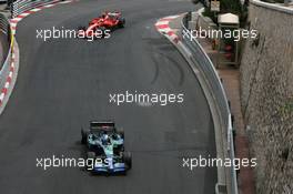 27.05.2007 Monte Carlo, Monaco,  Jenson Button (GBR), Honda Racing F1 Team, RA107 leads Kimi Raikkonen (FIN), Räikkönen, Scuderia Ferrari, F2007 - Formula 1 World Championship, Rd 5, Monaco Grand Prix, Sunday Race