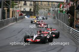 27.05.2007 Monte Carlo, Monaco,  Fernando Alonso (ESP), McLaren Mercedes, MP4-22 leads Lewis Hamilton (GBR), McLaren Mercedes, MP4-22 - Formula 1 World Championship, Rd 5, Monaco Grand Prix, Sunday Race