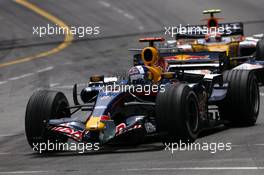 27.05.2007 Monte Carlo, Monaco,  David Coulthard (GBR), Red Bull Racing, Heikki Kovalainen (FIN), Renault F1 Team - Formula 1 World Championship, Rd 5, Monaco Grand Prix, Sunday Race