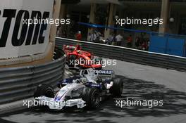 27.05.2007 Monte Carlo, Monaco,  Nick Heidfeld (GER), BMW Sauber F1 Team, F1.07 leads Kimi Raikkonen (FIN), Räikkönen, Scuderia Ferrari, F2007 - Formula 1 World Championship, Rd 5, Monaco Grand Prix, Sunday Race