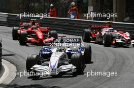 27.05.2007 Monte Carlo, Monaco,  Nick Heidfeld (GER), BMW Sauber F1 Team, F1.07 leads Kimi Raikkonen (FIN), Räikkönen, Scuderia Ferrari, F2007 and Anthony Davidson (GBR), Super Aguri F1 Team, SA07 - Formula 1 World Championship, Rd 5, Monaco Grand Prix, Sunday Race