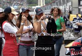 26.05.2007 Monte Carlo, Monaco,  Formula Una's in the pitlane - Formula 1 World Championship, Rd 5, Monaco Grand Prix, Saturday