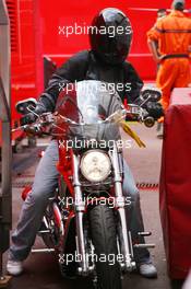 26.05.2007 Monte Carlo, Monaco,  Michael Schumacher (GER), Scuderia Ferrari, Advisor, tries to leave the track annonymously, without any media attention - Formula 1 World Championship, Rd 5, Monaco Grand Prix, Saturday