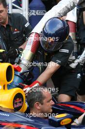 26.05.2007 Monte Carlo, Monaco,  Red Bull Racing, RB3, pitstop practice - Formula 1 World Championship, Rd 5, Monaco Grand Prix, Saturday