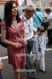 26.05.2007 Monte Carlo, Monaco,  Erja Häkkinen wife of Mika Häkkinen (FIN), Mika Hakkinen (FIN), Former F1 World Champion and Hugo Hakkinen (FIN), Son of Mika and Erja - Formula 1 World Championship, Rd 5, Monaco Grand Prix, Saturday