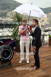 26.05.2007 Monte Carlo, Monaco,  Oliver KAHN (goalkeeper FC Bayern Munich) and Peter Lauterbach (Premiere TV) interview  - Formula 1 World Championship, Rd 5, Monaco Grand Prix, Saturday