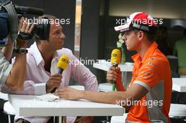 26.05.2007 Monte Carlo, Monaco,  Adrian Sutil (GER), Spyker F1 Team and Kai Ebel (RTL TV) - Formula 1 World Championship, Rd 5, Monaco Grand Prix, Saturday Practice