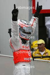 26.05.2007 Monte Carlo, Monaco,  Pole Position, 1st, Fernando Alonso (ESP), McLaren Mercedes, MP4-22 - Formula 1 World Championship, Rd 5, Monaco Grand Prix, Saturday Qualifying