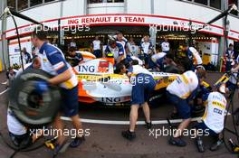 26.05.2007 Monte Carlo, Monaco,  Renault F1 Team, R27, pitstop practice - Formula 1 World Championship, Rd 5, Monaco Grand Prix, Saturday