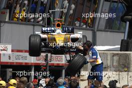 24.05.2007 Monte Carlo, Monaco,  Crash damaged car of Giancarlo Fisichella (ITA), Renault F1 Team, R27 - Formula 1 World Championship, Rd 5, Monaco Grand Prix, Thursday Practice