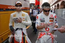 24.05.2007 Monte Carlo, Monaco,  Heikki Kovalainen (FIN), Renault F1 Team and Fernando Alonso (ESP), McLaren Mercedes - Formula 1 World Championship, Rd 5, Monaco Grand Prix, Thursday