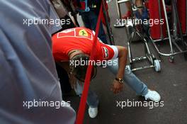 24.05.2007 Monte Carlo, Monaco,  Michael Schumacher (GER), Scuderia Ferrari, Advisor, arrives at the circuit / going to his Team in the Pit Lane - Formula 1 World Championship, Rd 5, Monaco Grand Prix, Thursday