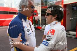 24.05.2007 Monte Carlo, Monaco,  Fernando Alonso (ESP), McLaren Mercedes and Flavio Briatore (ITA), Renault F1 Team, Team Chief, Managing Director - Formula 1 World Championship, Rd 5, Monaco Grand Prix, Thursday