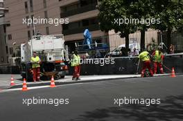 22.05.2007 Monte Carlo, Monaco,  Last road works at the track - Formula 1 World Championship, Rd 5, Monaco Grand Prix, Wednesday