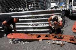 22.05.2007 Monte Carlo, Monaco,  Last road works at the track - Formula 1 World Championship, Rd 5, Monaco Grand Prix, Wednesday