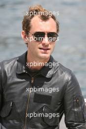 27.05.2007 Monte Carlo, Monaco,  Jude Law (GBR), Famous Actor, visits the Grand Prix - Formula 1 World Championship, Rd 5, Monaco Grand Prix, Sunday