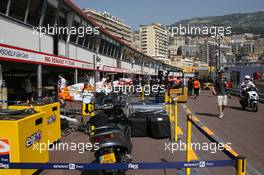 23.05.2007 Monte Carlo, Monaco,  Renault F1 Team, pit garage - Formula 1 World Championship, Rd 5, Monaco Grand Prix, Wednesday