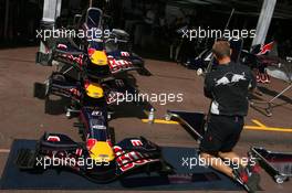 23.05.2007 Monte Carlo, Monaco,  Red Bull Racing, setup - Formula 1 World Championship, Rd 5, Monaco Grand Prix, Wednesday