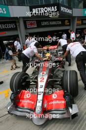 06.04.2007 Kuala Lumpur, Malaysia,  Lewis Hamilton (GBR), McLaren Mercedes, MP4-22 - Formula 1 World Championship, Rd 2, Malaysian Grand Prix, Friday Practice