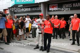 08.04.2007 Kuala Lumpur, Malaysia,  Lewis Hamilton (GBR), McLaren Mercedes and his father Anthony - Formula 1 World Championship, Rd 2, Malaysian Grand Prix, Sunday Podium