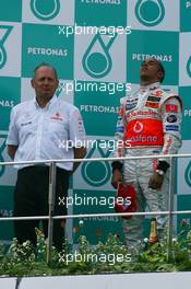 08.04.2007 Kuala Lumpur, Malaysia,  2nd, Lewis Hamilton (GBR), McLaren Mercedes - Formula 1 World Championship, Rd 2, Malaysian Grand Prix, Sunday Podium