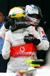 08.04.2007 Kuala Lumpur, Malaysia,  Winner, Fernando Alonso (ESP), McLaren Mercedes, MP4-22, 2nd, Lewis Hamilton (GBR), McLaren Mercedes, MP4-22 - Formula 1 World Championship, Rd 2, Malaysian Grand Prix, Sunday Podium