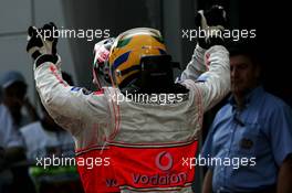 08.04.2007 Kuala Lumpur, Malaysia,  Winner, 1st, Fernando Alonso (ESP), McLaren Mercedes, MP4-22 and 2nd, Lewis Hamilton (GBR), McLaren Mercedes, MP4-22 - Formula 1 World Championship, Rd 2, Malaysian Grand Prix, Sunday Podium