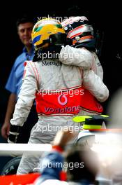 08.04.2007 Kuala Lumpur, Malaysia,  Winner, Fernando Alonso (ESP), McLaren Mercedes, MP4-22, 2nd, Lewis Hamilton (GBR), McLaren Mercedes, MP4-22 - Formula 1 World Championship, Rd 2, Malaysian Grand Prix, Sunday Podium