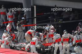 08.04.2007 Kuala Lumpur, Malaysia,  Lewis Hamilton (GBR), McLaren Mercedes, MP4-22 pit stop - Formula 1 World Championship, Rd 2, Malaysian Grand Prix, Sunday Race