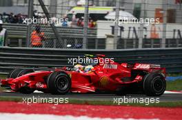 08.04.2007 Kuala Lumpur, Malaysia,  Lewis Hamilton (GBR), McLaren Mercedes, MP4-22 and Felipe Massa (BRA), Scuderia Ferrari, F2007 - Formula 1 World Championship, Rd 2, Malaysian Grand Prix, Sunday Race