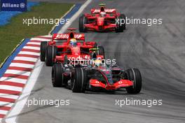 08.04.2007 Kuala Lumpur, Malaysia,  Lewis Hamilton (GBR), McLaren Mercedes, Felipe Massa (BRA), Scuderia Ferrari - Formula 1 World Championship, Rd 2, Malaysian Grand Prix, Sunday Race