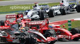 08.04.2007 Kuala Lumpur, Malaysia,  Lewis Hamilton (GBR), McLaren Mercedes, Felipe Massa (BRA), Scuderia Ferrari, Kimi Raikkonen (FIN), Räikkönen, Scuderia Ferrari, Nick Heidfeld (GER), BMW Sauber F1 Team, Robert Kubica (POL),  BMW Sauber F1 Team  - Formula 1 World Championship, Rd 2, Malaysian Grand Prix, Sunday Race