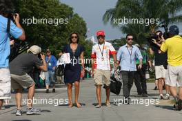 07.04.2007 Kuala Lumpur, Malaysia,  Felipe Massa (BRA), Scuderia Ferrari and Rafaela Bassi (BRA), Girl Friend, girlfriend of Felipe Massa - Formula 1 World Championship, Rd 2, Malaysian Grand Prix, Saturday