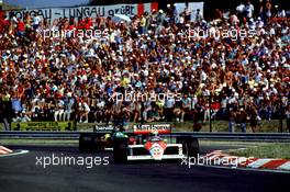 10.11.2007 1988 GP F1 Budapest Ayrton Senna (BRA), McLaren Honda, MP4/4 1st position - Ayrton Senna Story